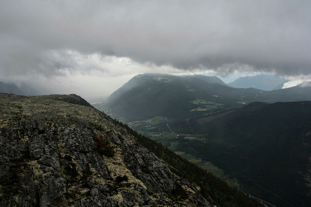 Utsikt mot Nord-Sel og Selsvatnet.
