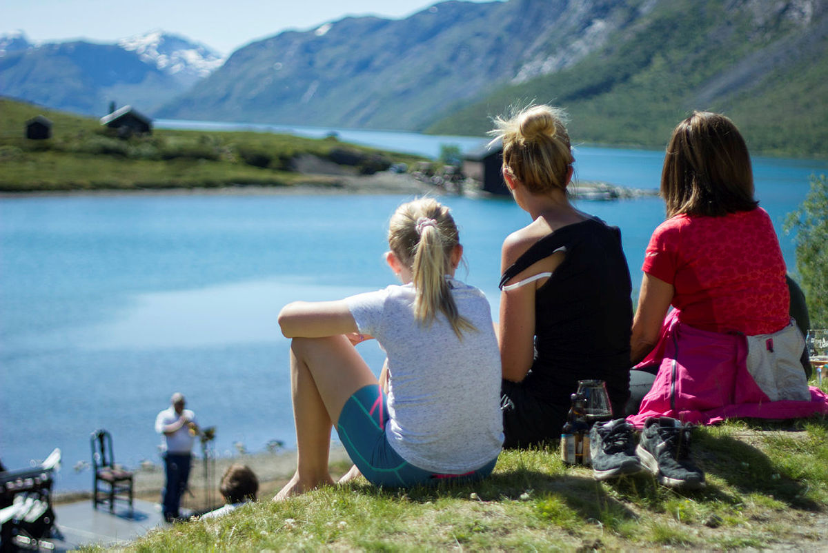 Fra åpningsarrangementet for Historisk Vandrerute Jotunheimen, ved Gjendesheim.