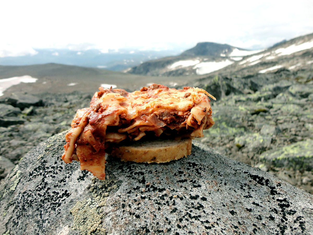 Bruk lasagnerestane frå fredagen på skjeva!