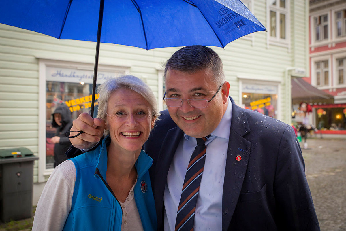 God stemning, men krystallklart budskap, når Helene Ødven treffer olje- og energiminister Kjell-Børge Freiberg.