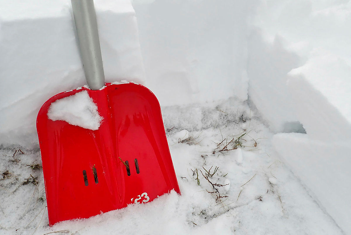 Skredkurs februar 2021. Svake lag i snøen.