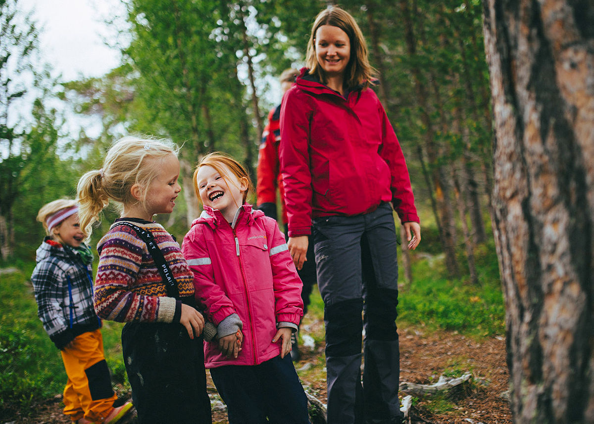 Nå er vi enda flere som bruker nærnaturen enda mer. Da er det ekstra viktig at vi tar vare på naturen. Når du forlater en rasteplass skal du etterlate to ting: en takk og ingenting.
