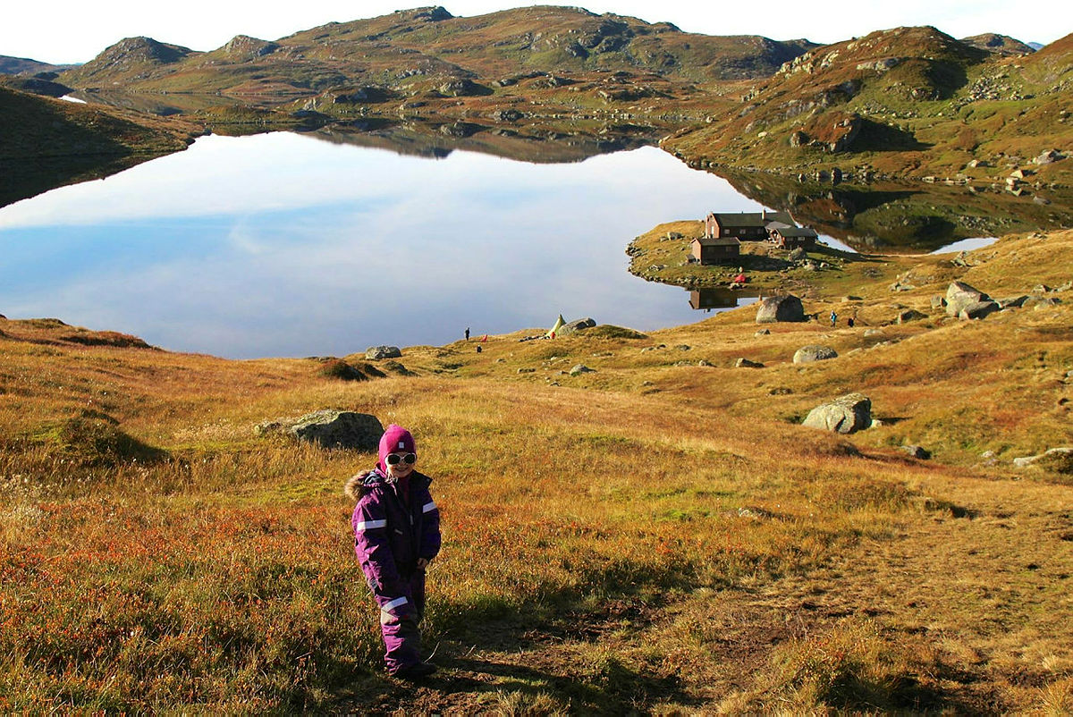 På tur til Øyuvsbu, en selvbetjent DNT-hytte i Setesdal Vesthei.