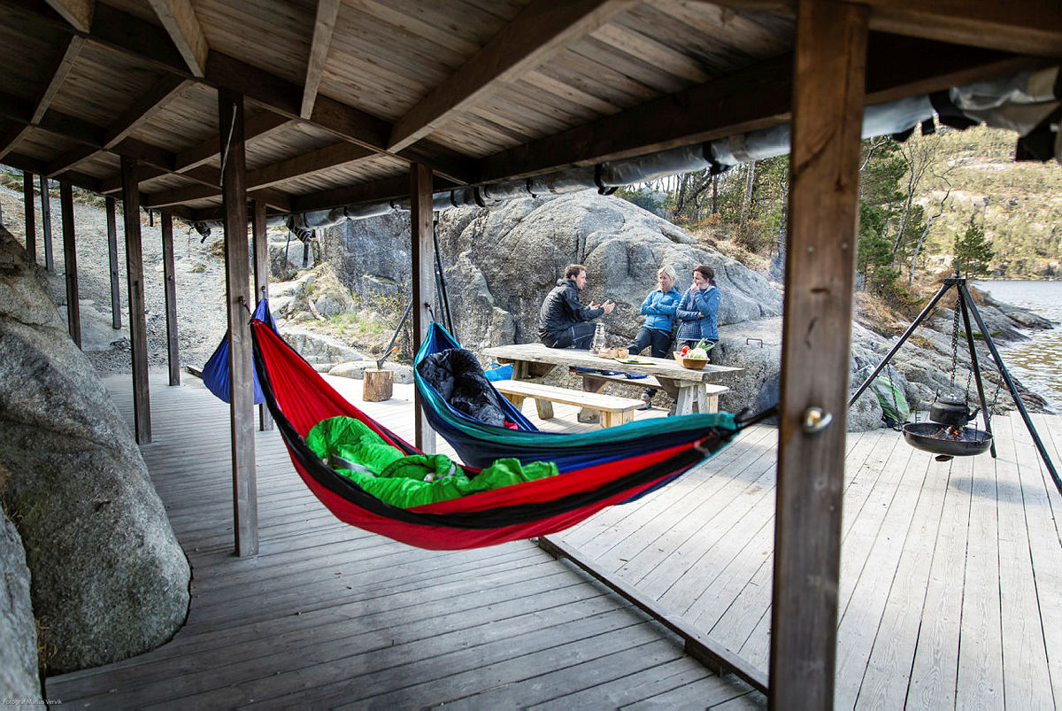Hva med en natt i naturen i vanncampen på Preikestolen fjellstue?