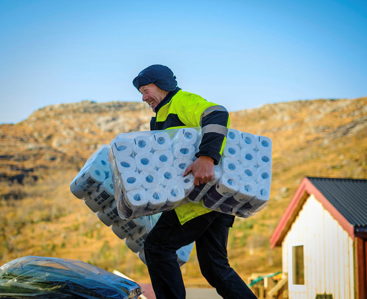 DUGNADSHELT: Odd Moen har mistet tellingen på hvor mange dugnadstimer han har jobbet i 2021.