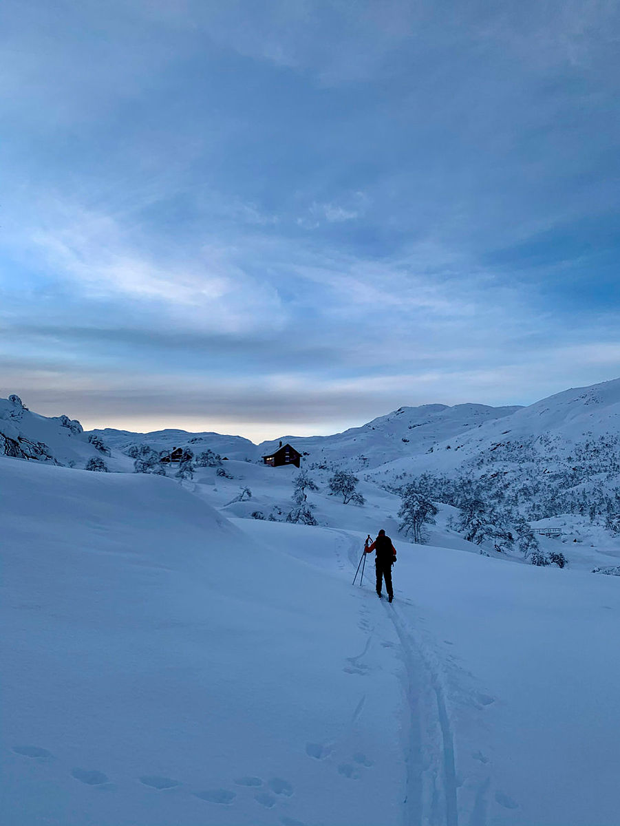 BLÅFJELLENDEN: Idylliske Blåfjellenden i sikte etter en flott skitur inn fra Høgaleite.