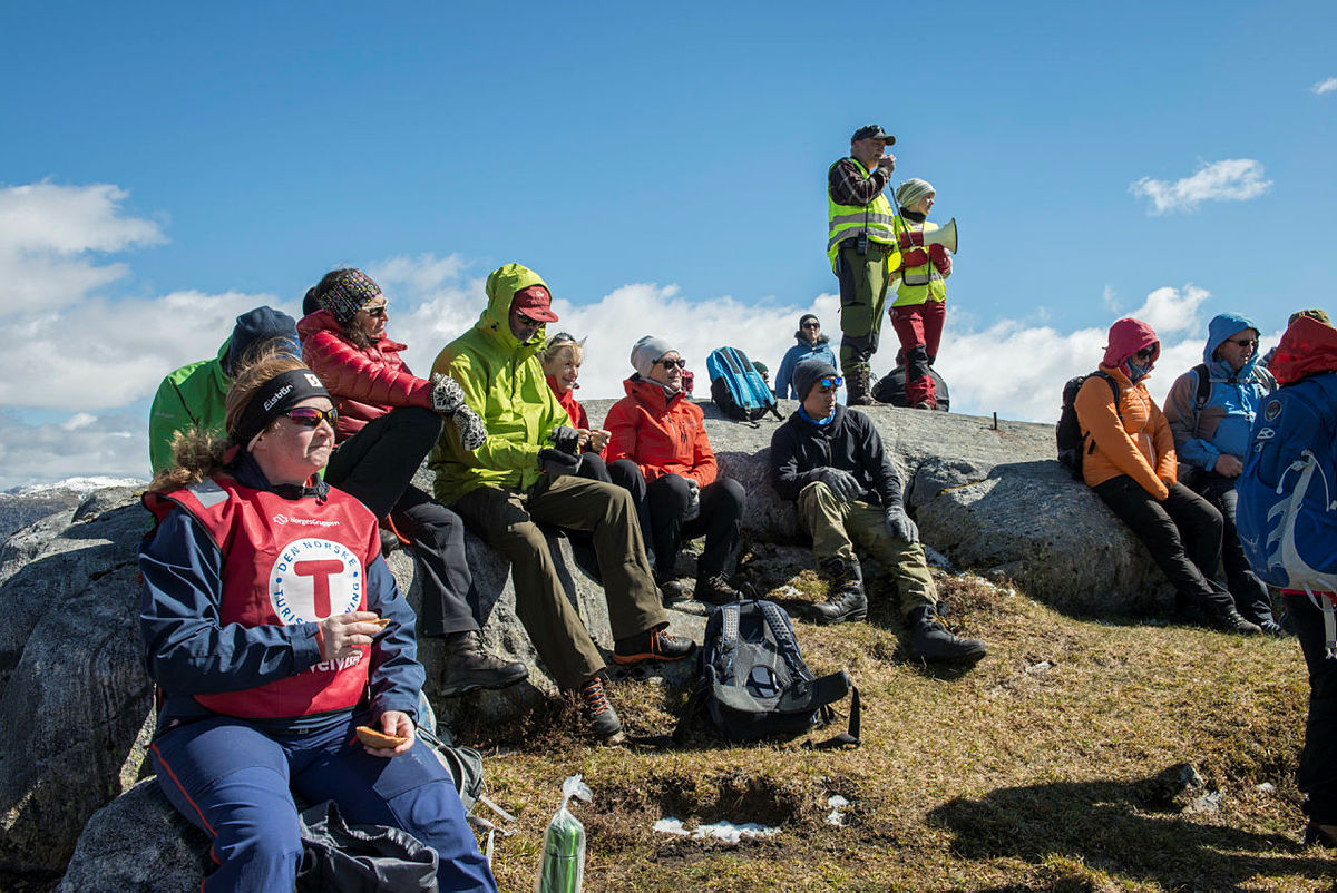 Støttemarsj ved Stordalen Fjellstove, 12. mai 2019. Da samlet det seg 500 personer. I år er grensen 200.