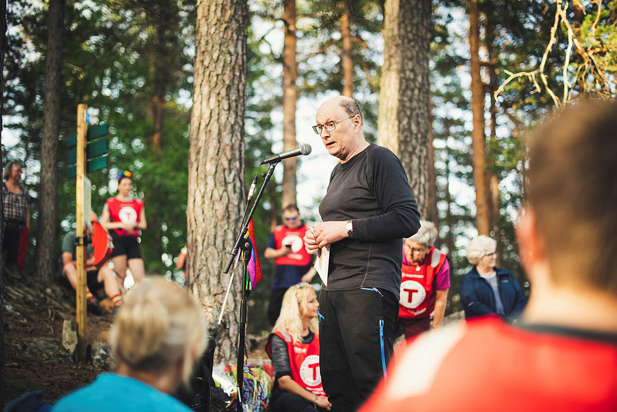 Fra åpningen av verdens første regnbueløype juni 2021.