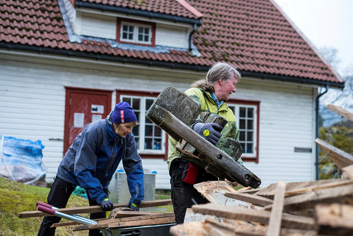 Bilder fra første dugnadshelg på nye Bakken gard