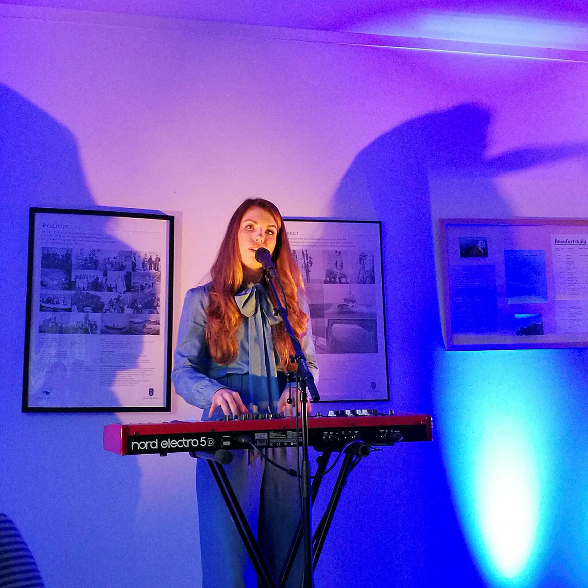 Konsert på Kråkenes fyr med Hilde Selvikvåg