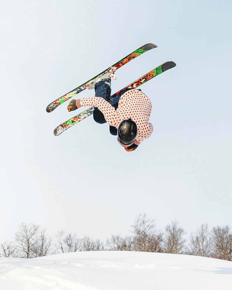 Styreleder i DNT Ung, Torkel Berland Reinertsen på ski på Ådneram. 7-8 desember.