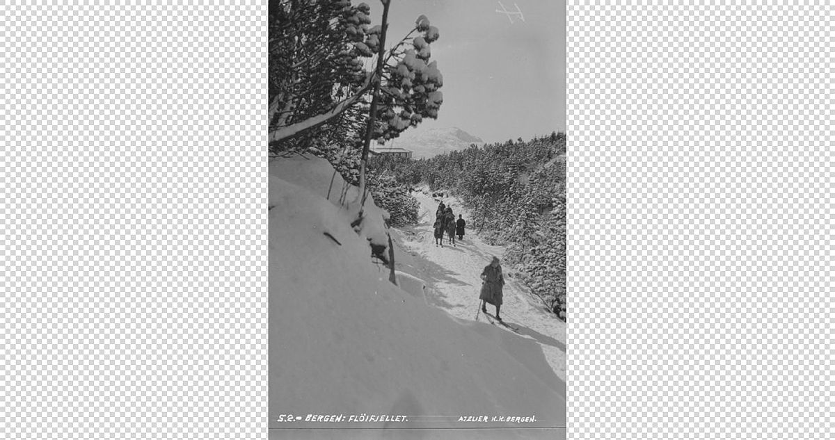 Skitur på Fløyfjellet mellom 1920 og 1930 en gang.