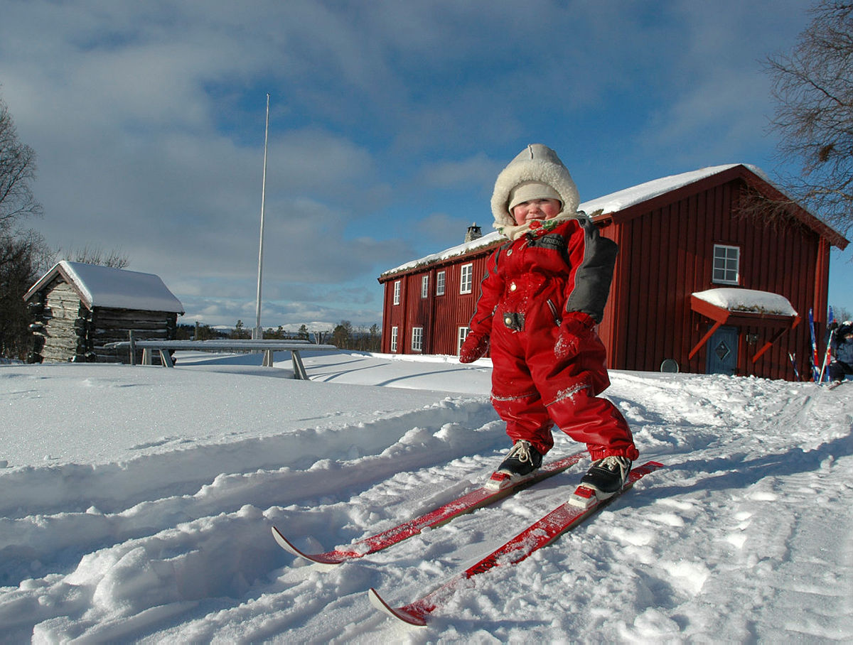 Vinterferie med barn på Svukuriset i Femundsmarka