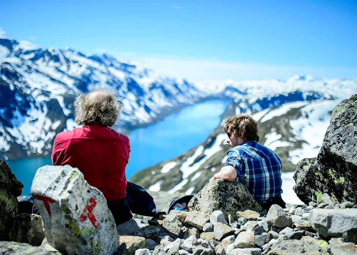 Tur over Besseggen. Et reisemål det er lett å reise kollektivt til.