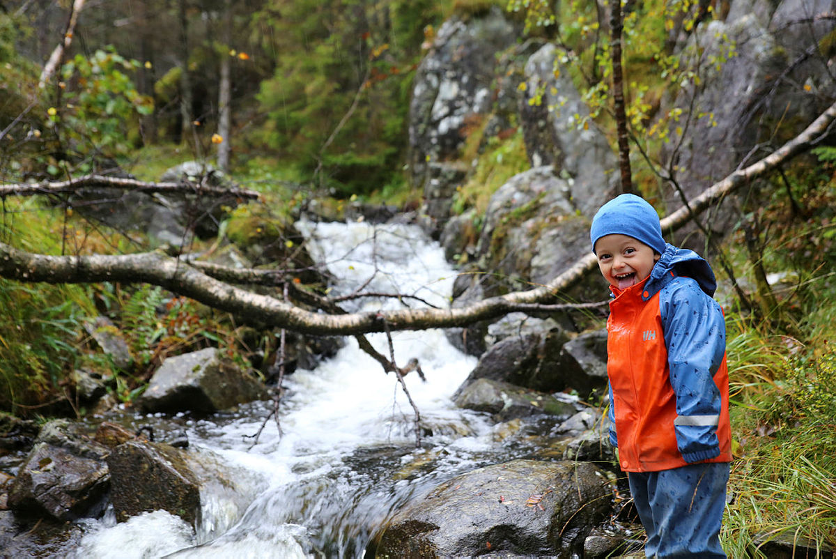 Willem (3) på vei til Mikkelsvatn i Os, september 2018.