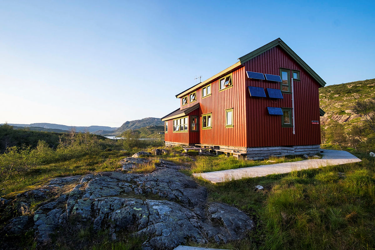 Sommerkveld på Taumevatn