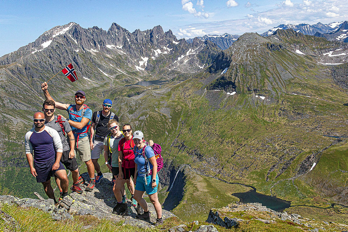 DNT ung Bergen på tur i Molladalen
