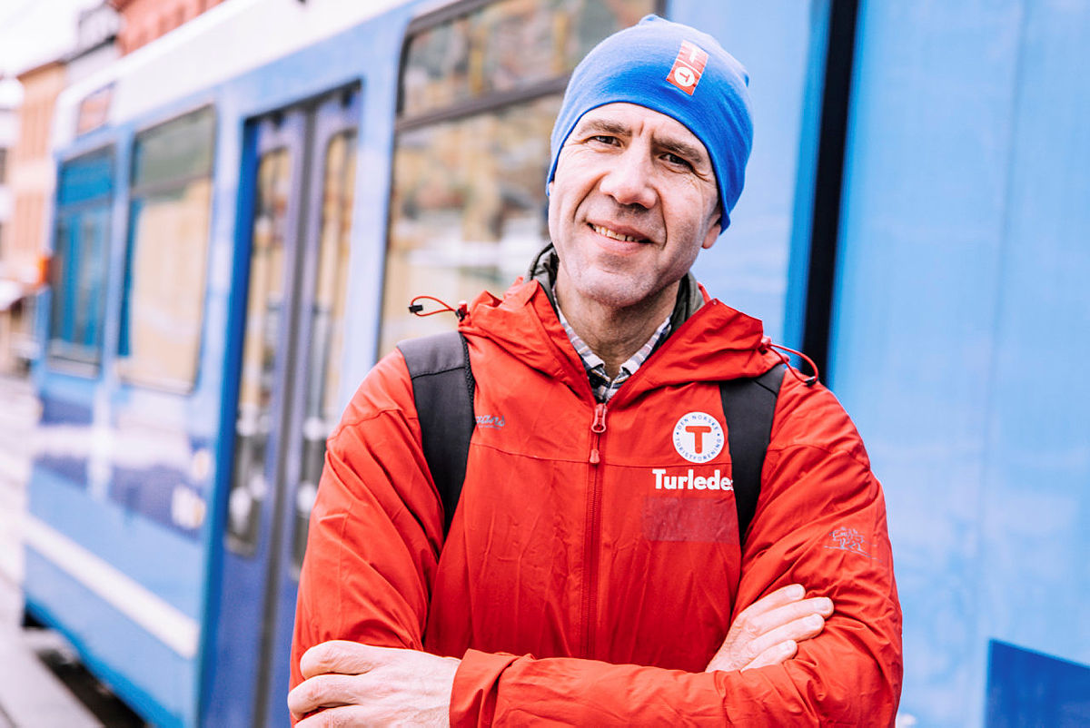 Holdeplasstur - ta kollektivt, gå en fin Markatur , ta kollektivt hjem igjen. Slik Mehdi gjør.