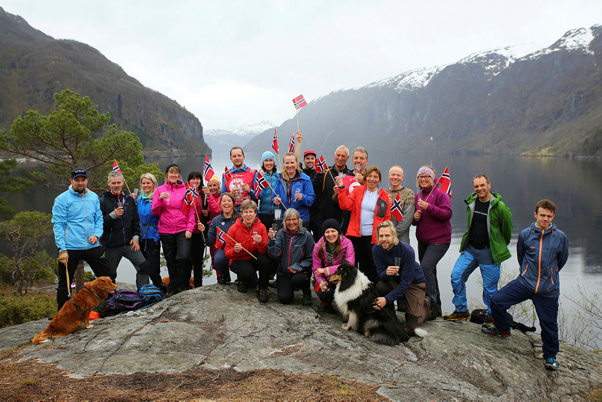 Vaksdal Turlag sin første fellestur.