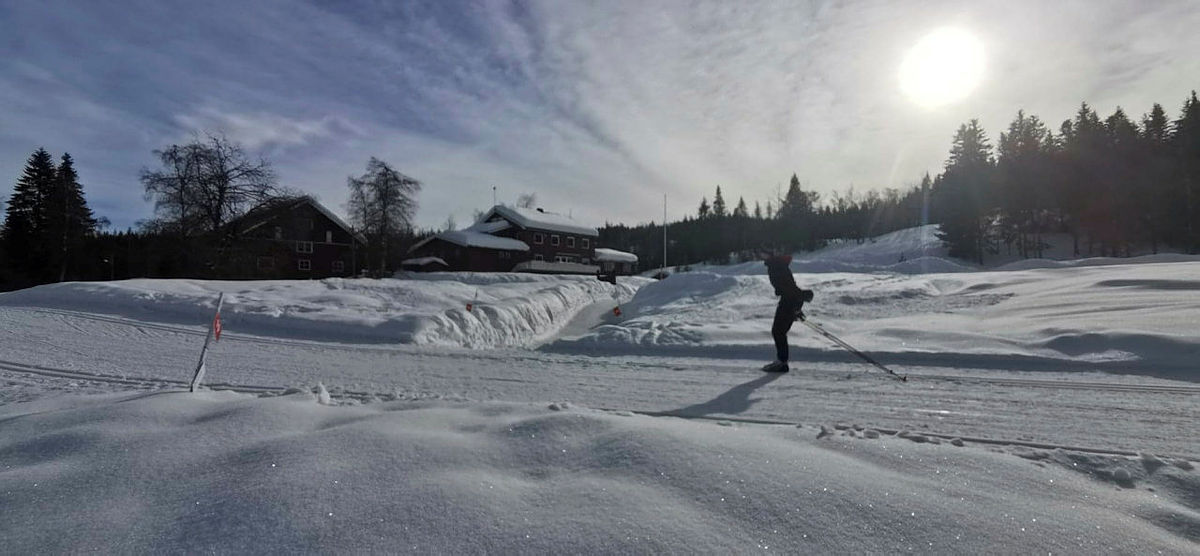 Eiksetra turisthytte ved Garsjø i Lier, i kanten av Finnemarka en nydelig februardag 2021.