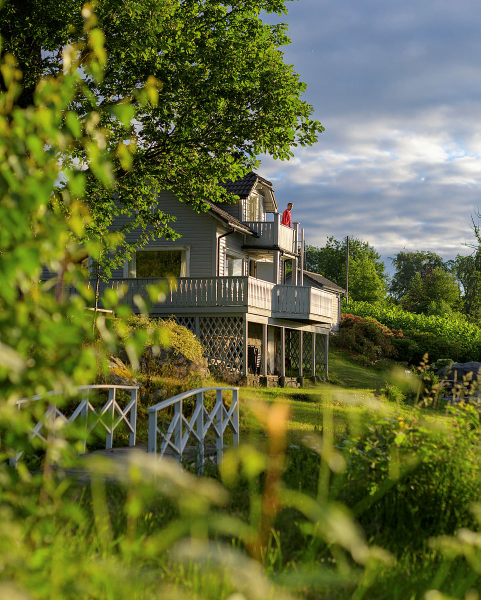Nodhagen turisthytte i Sandnes. Tidlig sommermorgen med flott lys og soloppgang.