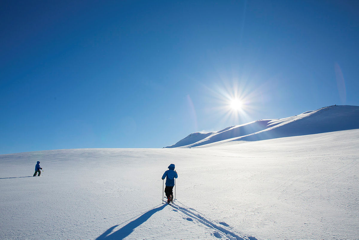 På skitur med barn fra Fondsbu mot Utsikten i -15 grader og sterk vind.