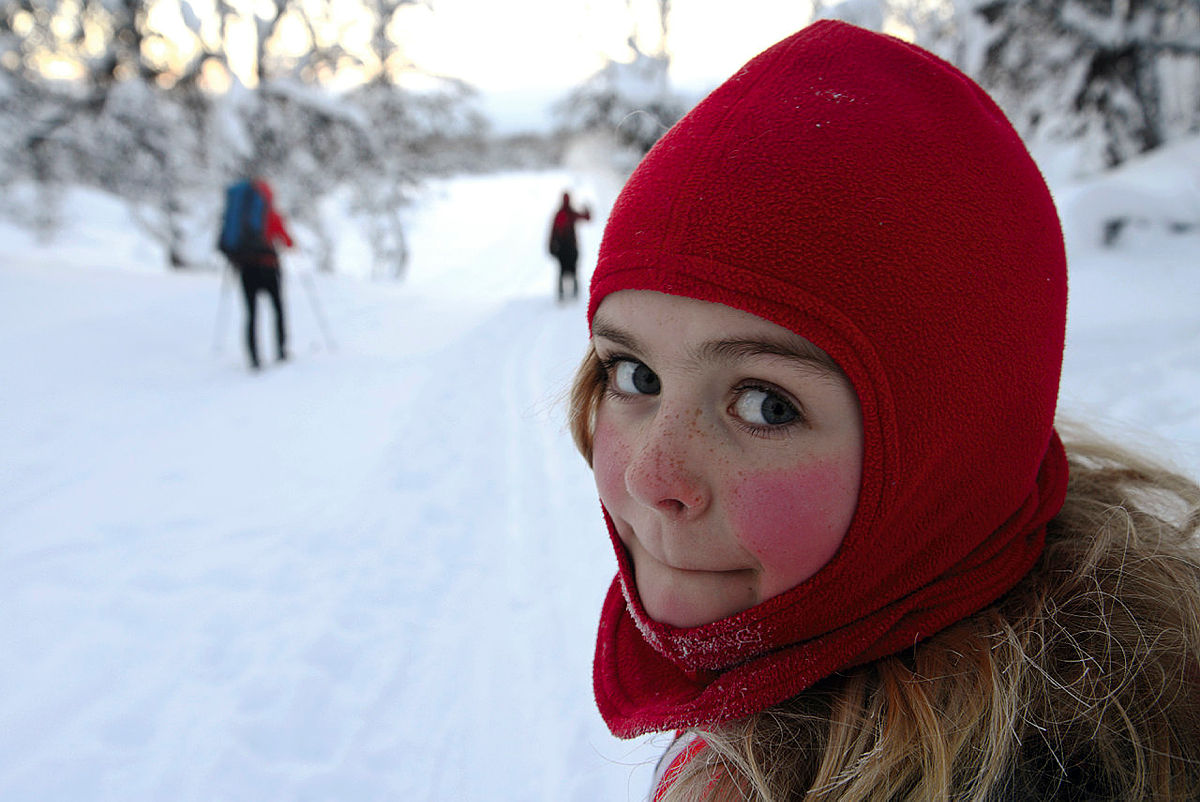 Sunniva Dysthe på skitur mellom Vetåbu og Djupslia i Ringebufjellet.