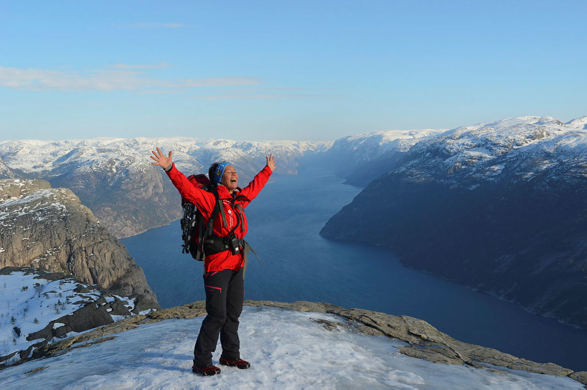 Vintertur til Preikestolen med brodder!