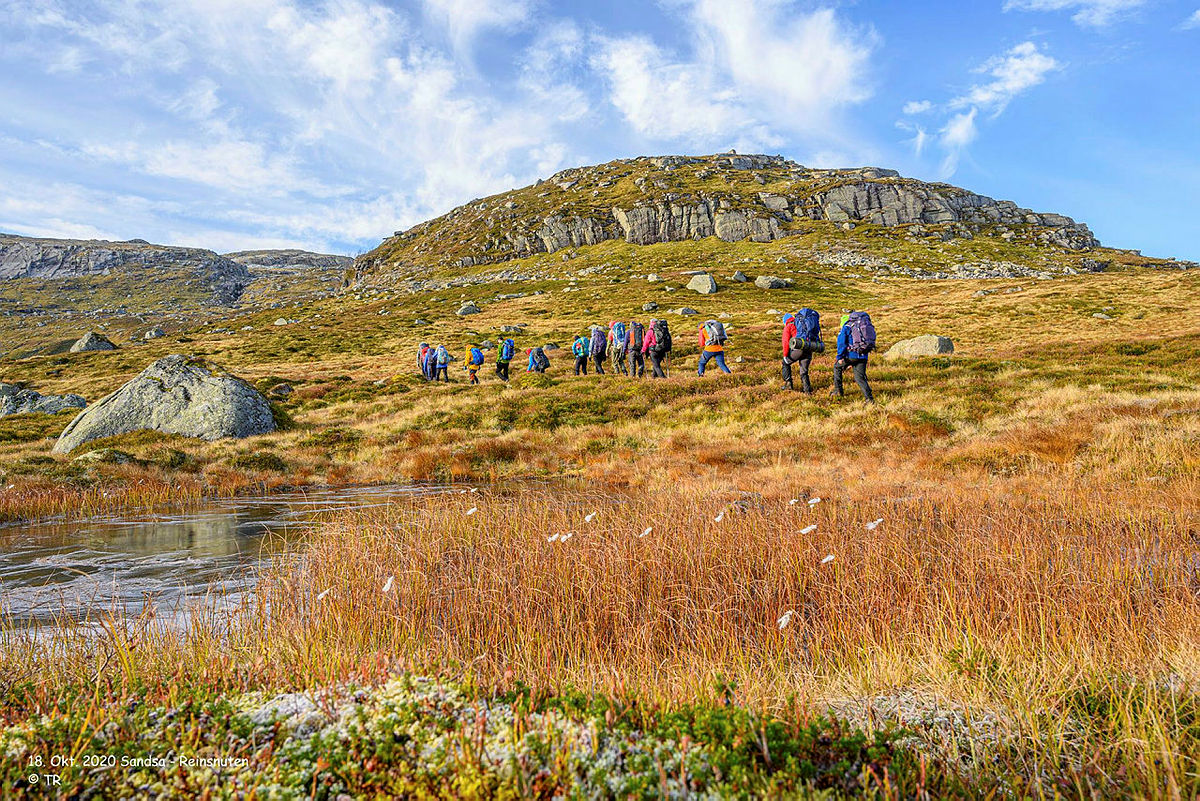 Fjelltopper utenfor løypa ved Sandsa i oktober