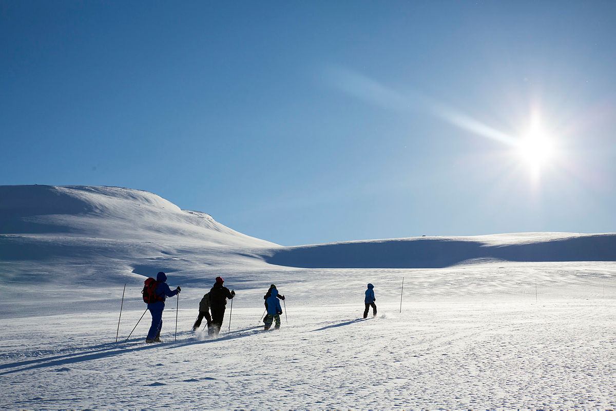 På skitur med barn fra Fondsbu.