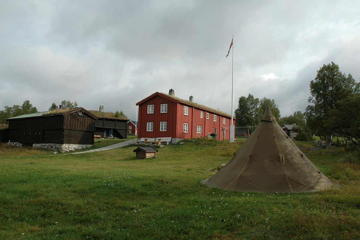 Tradisjonsrik nyttårsfeiring på Svukuriset i Femundsmarka.