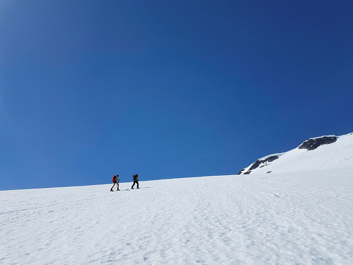 DNT fjellsport Bergen på 17. mai-samling i Lom