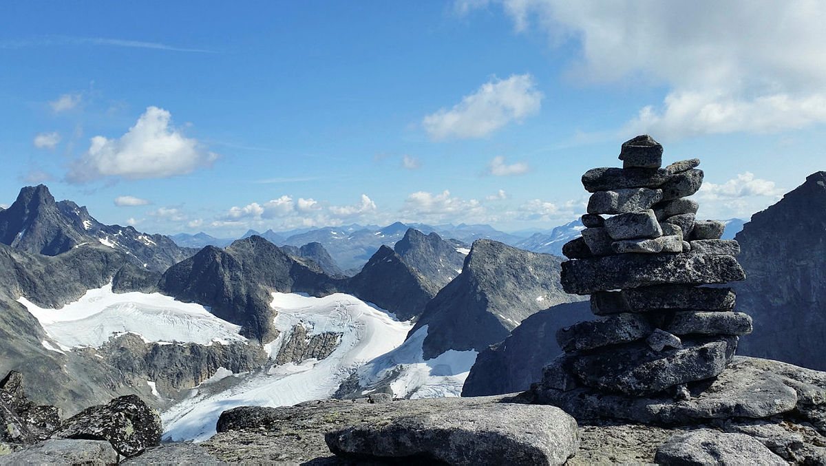 Storslått panoramautsikt fra Soleibotntind.