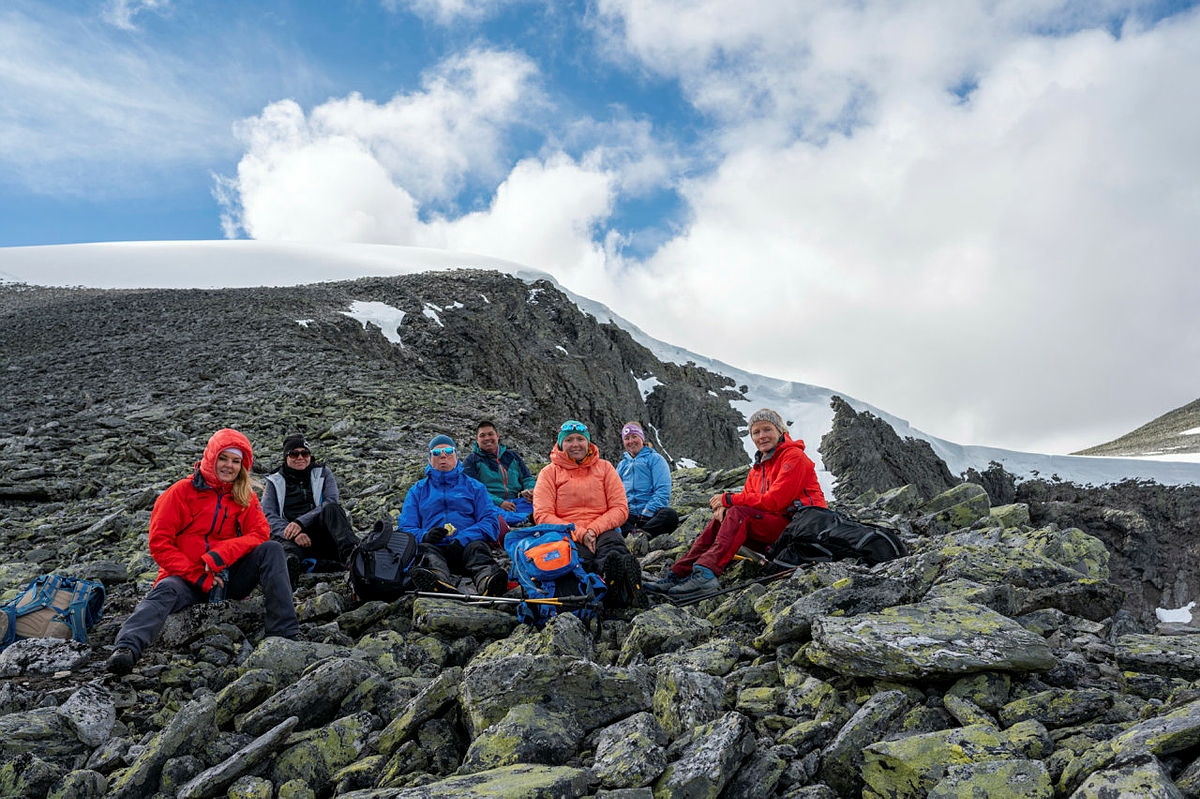 Hele turfølget (minus fotografen) - pause før fortsettelsen av returen.