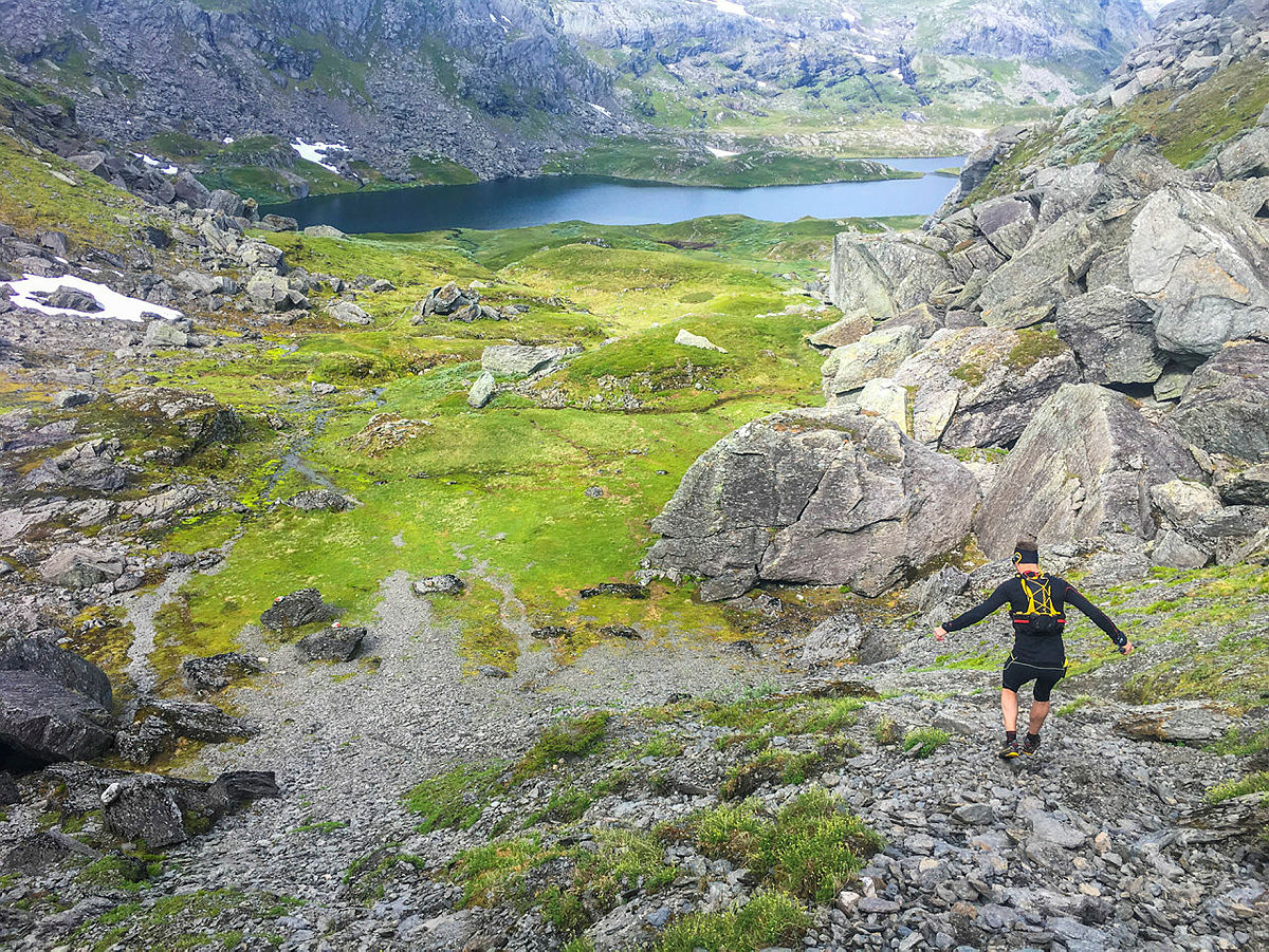 LETT PÅ TÅ: Ta med dagstursekk til Stranddalen turisthytte, og utforsk de mange stiene på høyfjellet i Suldal.