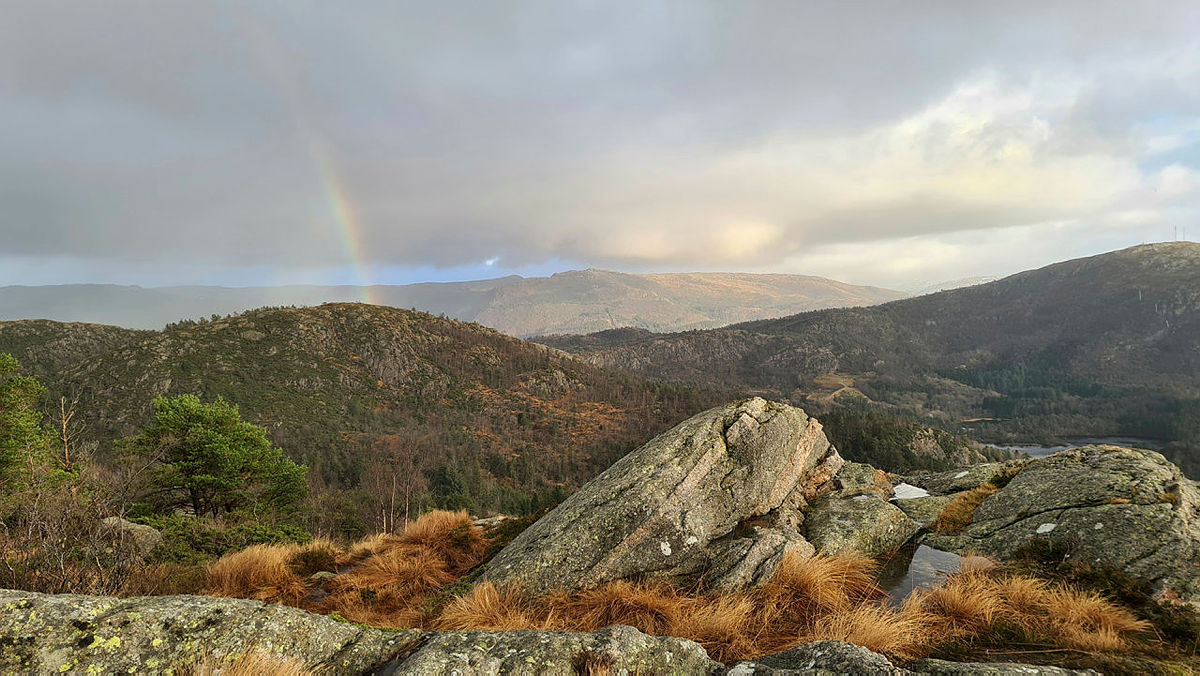 Gravdalsfjellet med regnbue, Bergenstrimmen vinter 20/21
