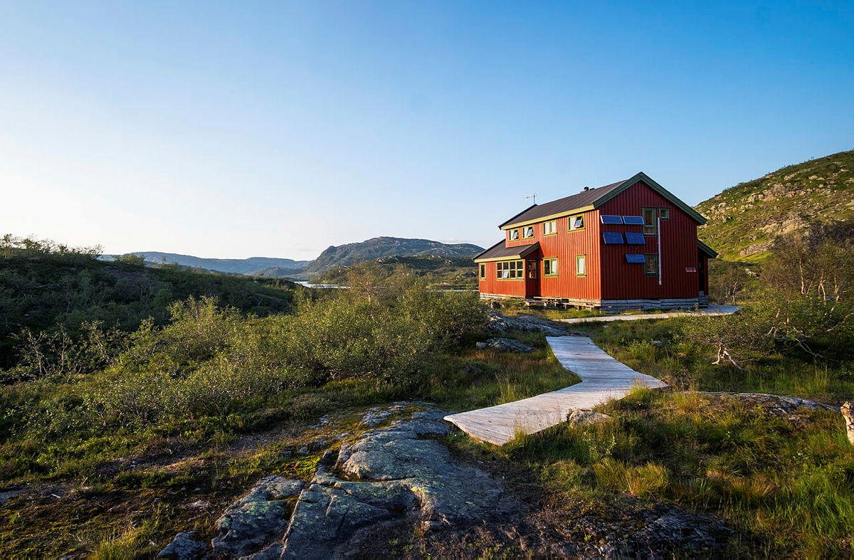 Sommerkveld på Taumevatn.