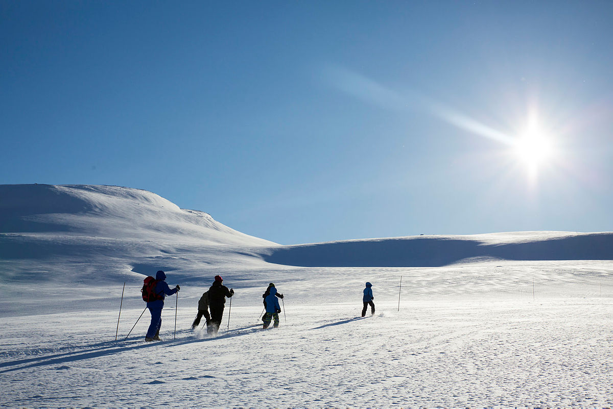 På skitur med barn fra Fondsbu mot Utsikten.