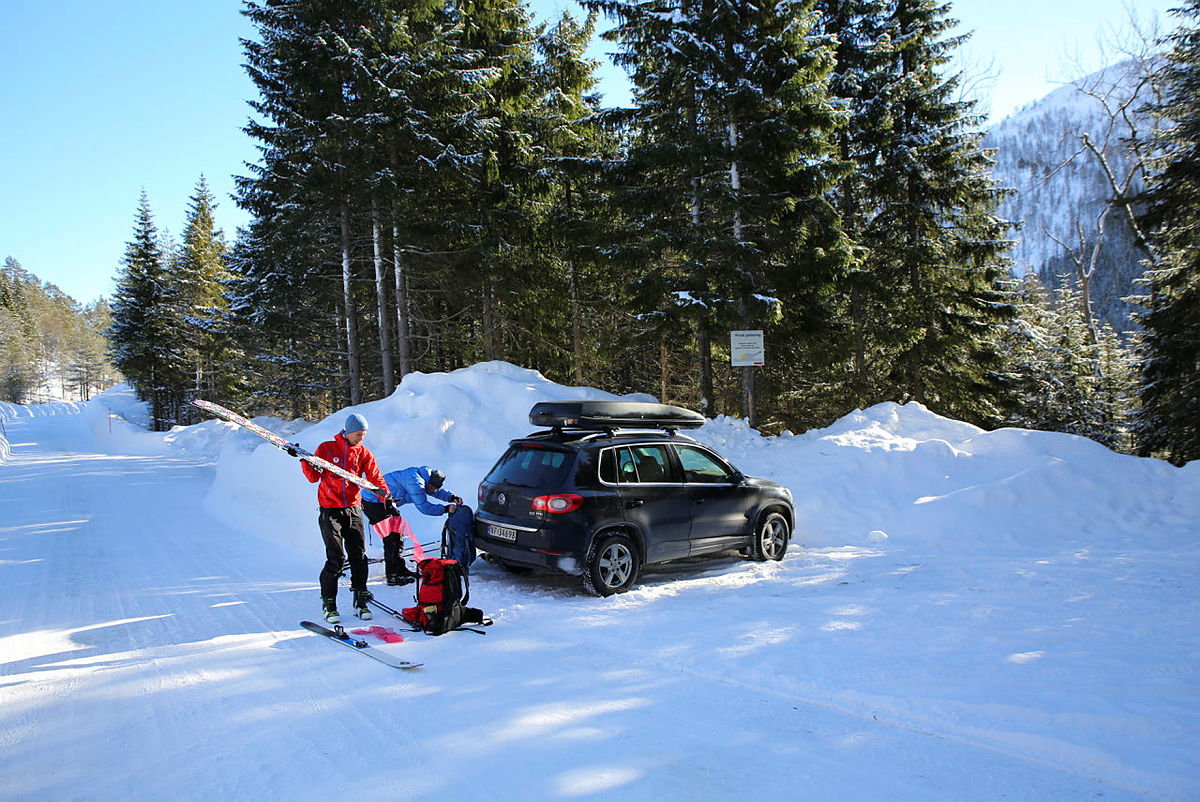 Skitur til BT-hytten på Mjølfjell.