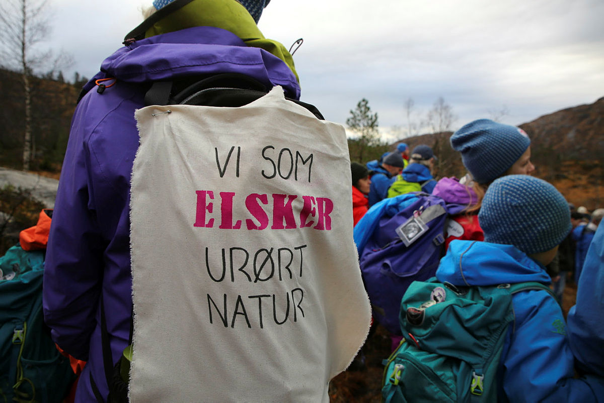 Både store og små møtte opp for å gå støttemarsjen.