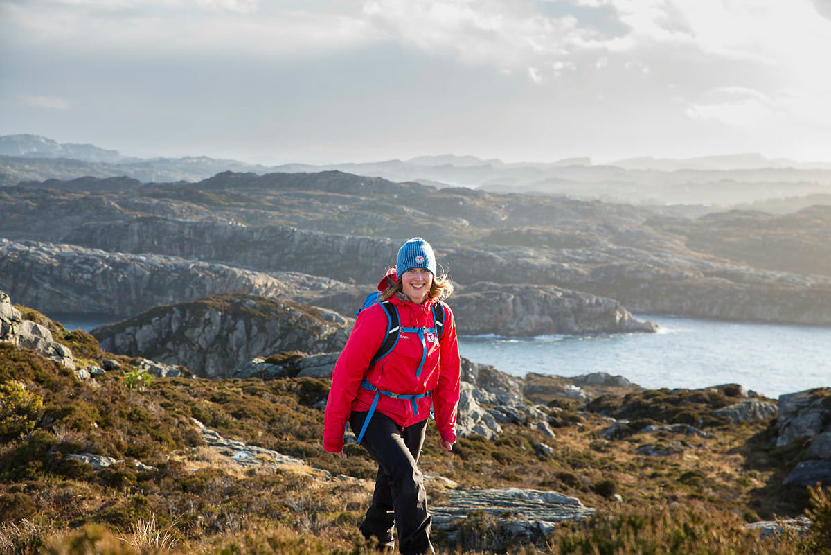 Tur til Sandeie på Algrøy med styreleder i Sotra Øygarden Turlag, Heidi Reisegg Endal.