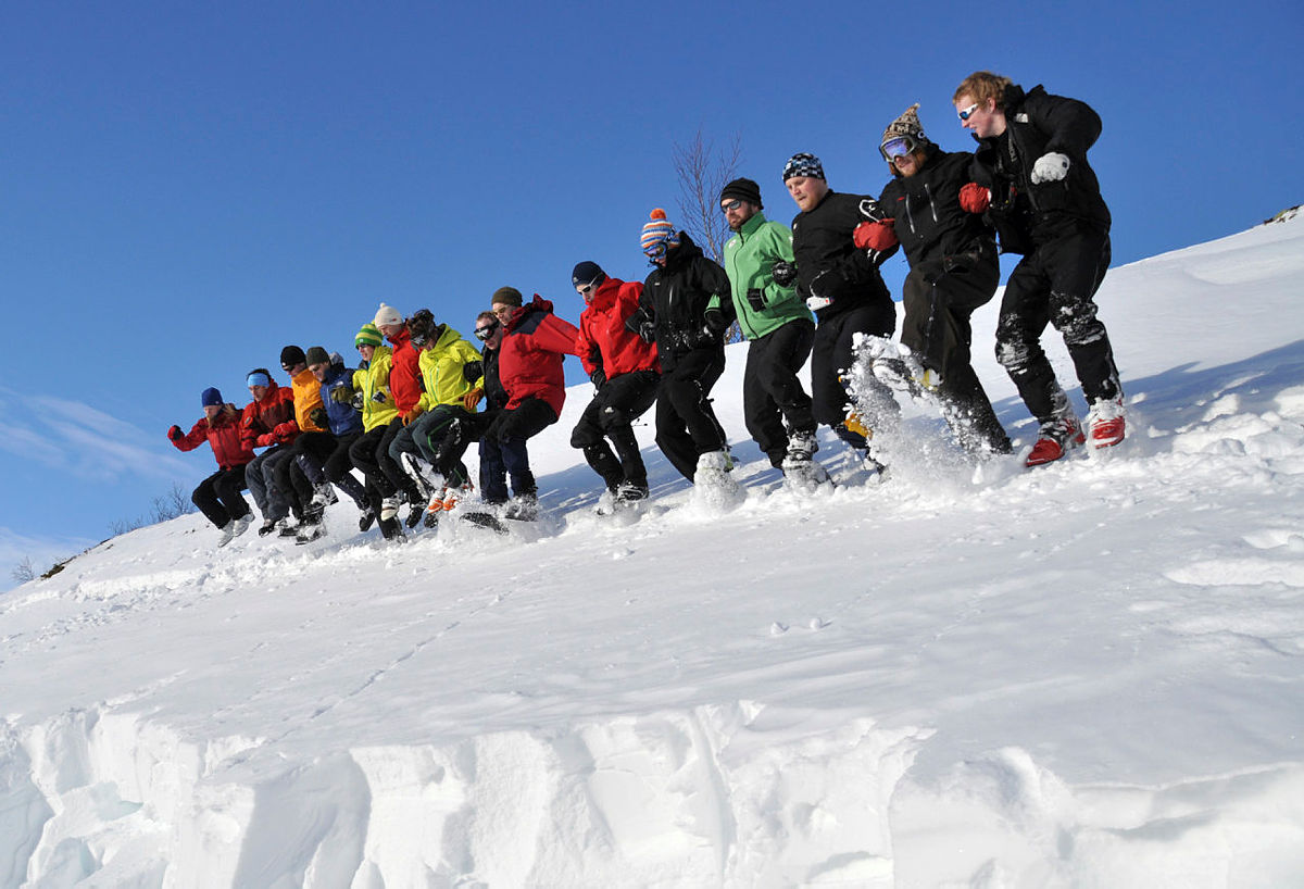 Test om snølagene vil rase ut på skredsamling.
