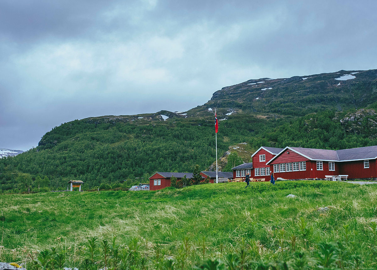 Aurlandsdalen Turisthytte er åpen til 8. oktober og klar for høstferiegjester.