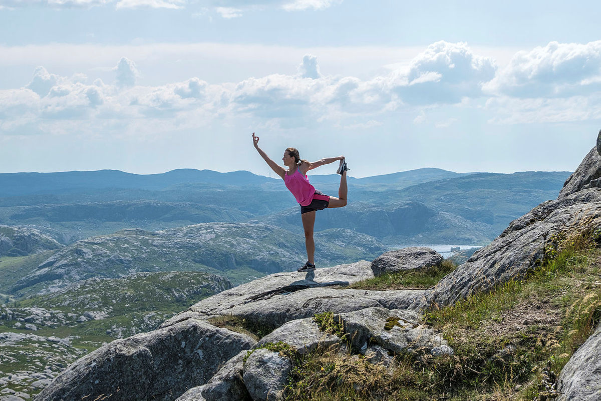 Nyt første dagen i juli med yoga og tur i den vakre Sandnesmarka.