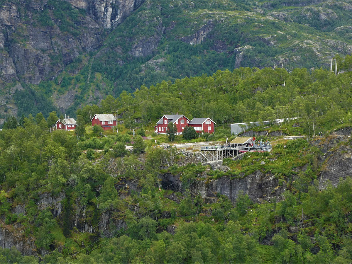 Tur Uppsete - Vatnahalsen, med zipline til Kårdal, august 2021