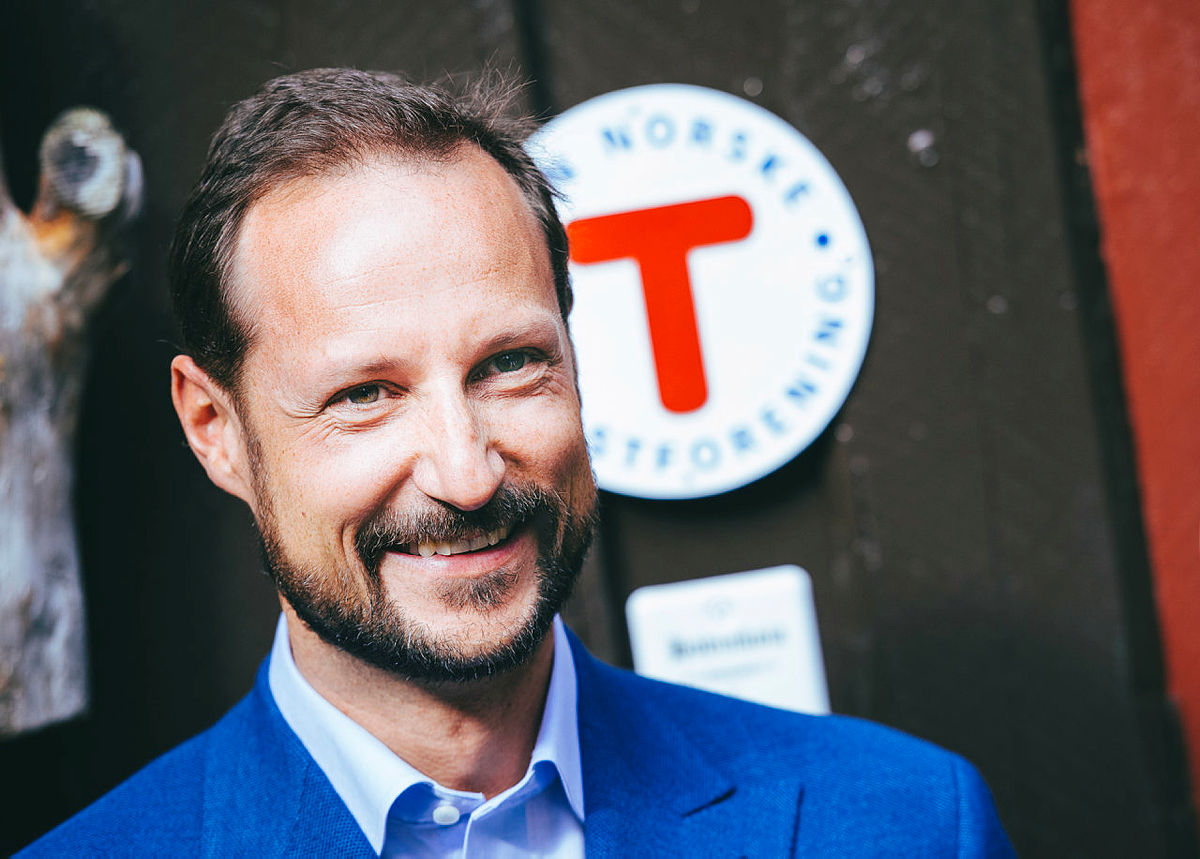 H.K.H. Kronprins Haakon ønsker å løfte frigjøringshistorien og går deler av Flyktningeruta.