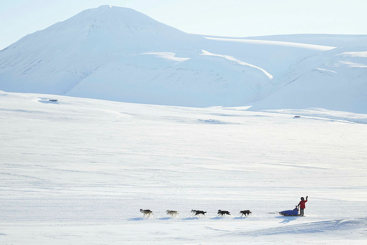 Idylliske Svalbard. Bildet er fotografert pÂ en sn¯scooter tur fra Longyearbyen til Tempelfjorden (Svalbard). Fotografert med et Canon 5d mklll