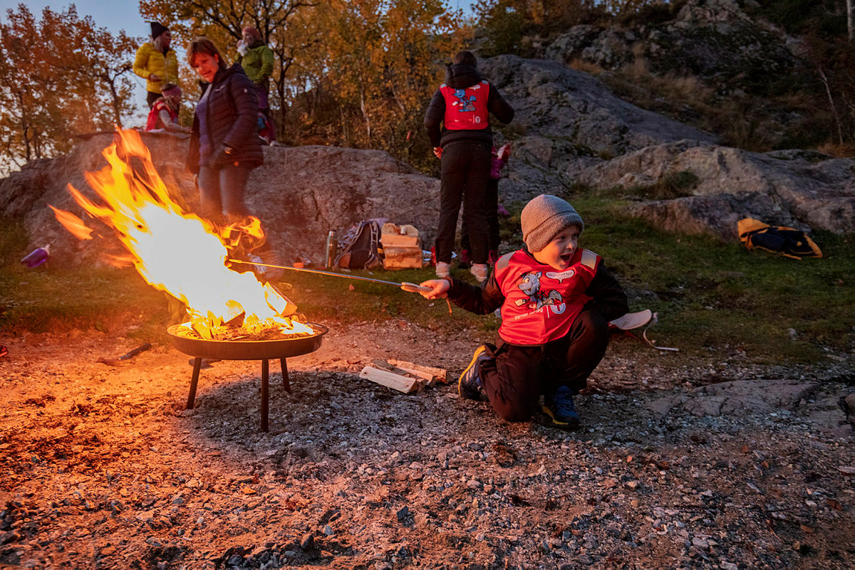 Førstehjelpskurs med Røde Kors Bergen og Turboklubben Åsane nord på  stranden i Sahus høst 2020.