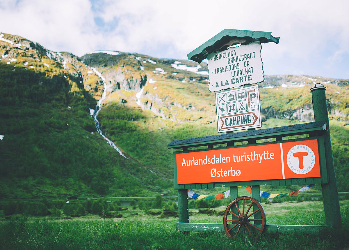 Aurlandsdalen Turisthytte Østerbø. Bilder fra sommeråpning i Aurlandsdalen 2017.