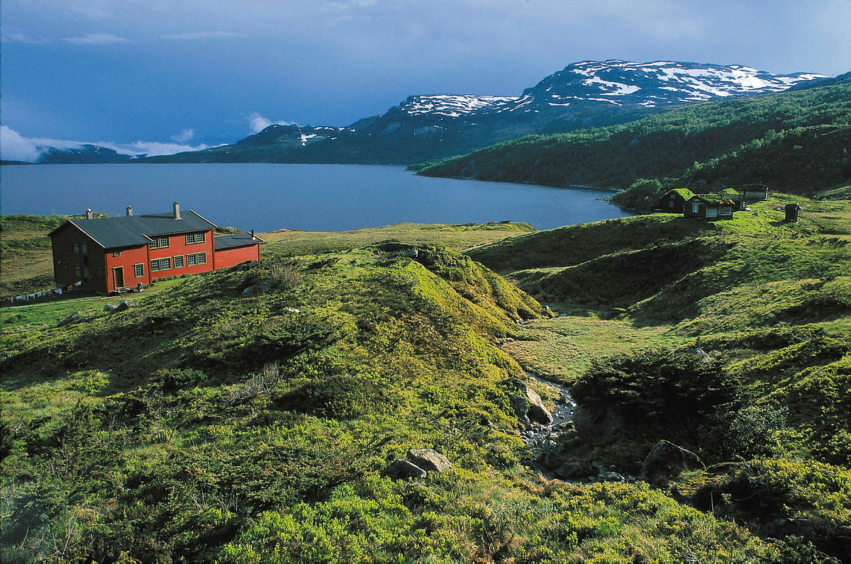 Sandsahytta ligger nydelig til ved Sandsavatnet.